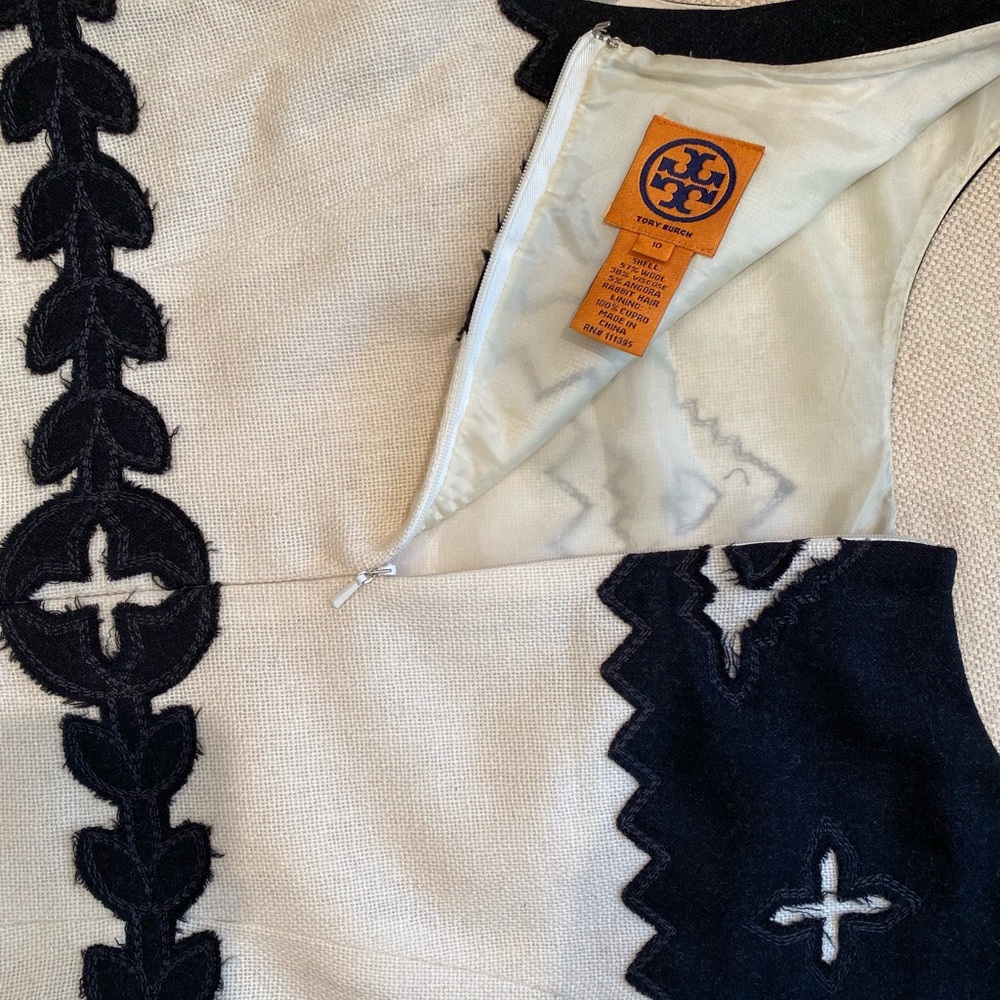 Tory Burch..Stunning cream & black appliqué!